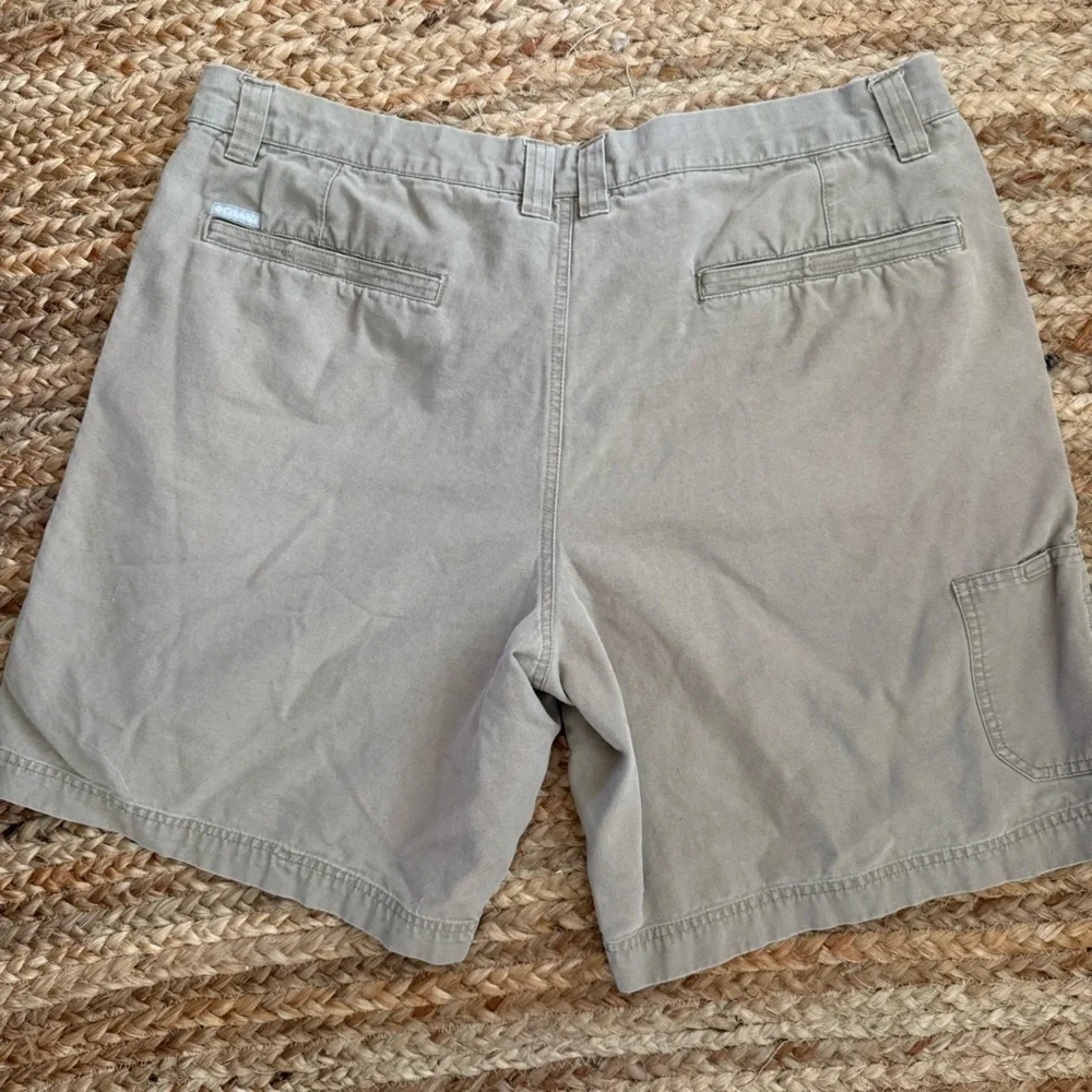 Columbia Men’s Size 42 Khaki Shorts